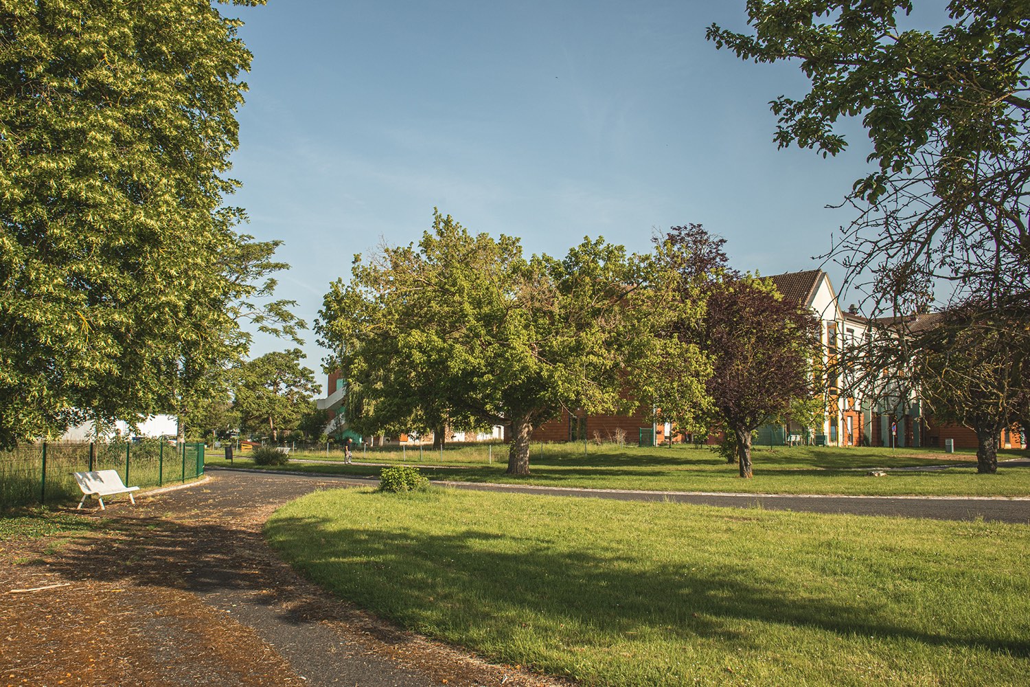 La MRDA de Laon dans son parc arboré